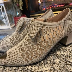 Ladies dress shoes